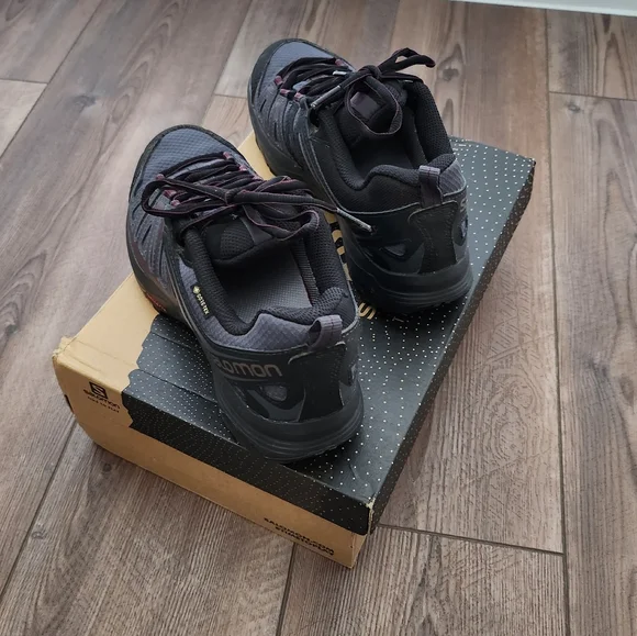 ✨NEW✨ Salomon Women's X Crest Black Gray Hiking Shoes 7 - Picture 5 of 11